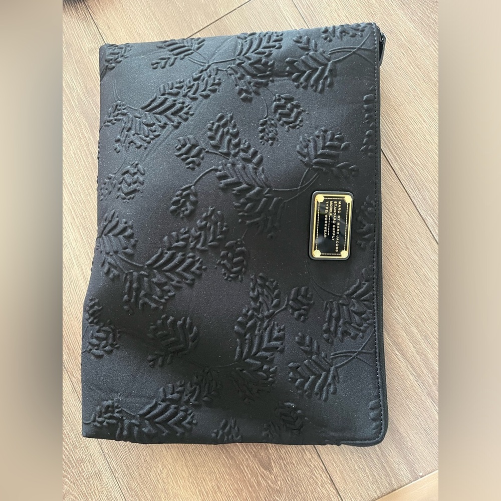 MARC BY MARC JACOBS LAPTOP SLEEVE 15’